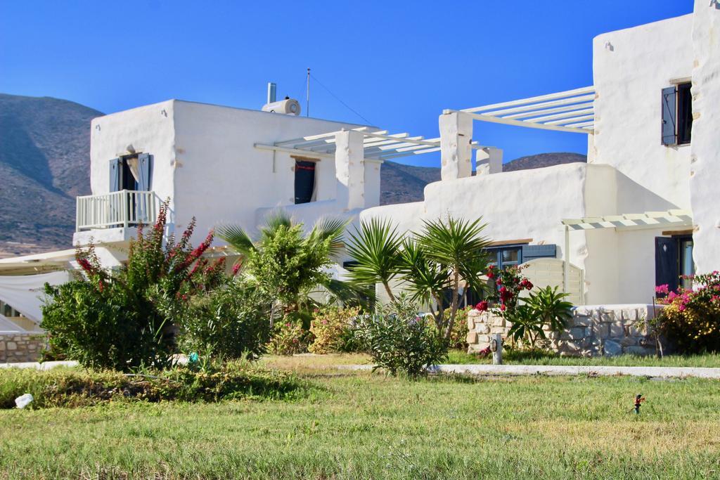 Porto Paradiso Chrisi Akti (Paros)